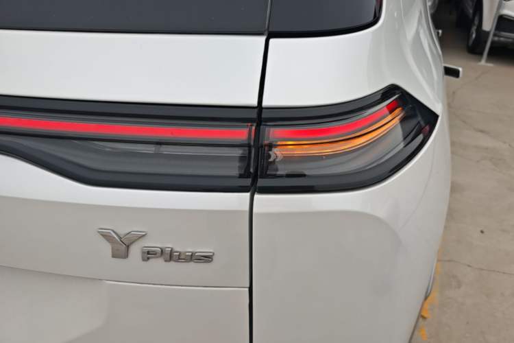 Used AION Y 2024 Younger Star Edition Right Rear Taillight