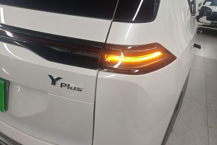 Used AION Y 2024 Younger Star Edition Right Rear Taillight