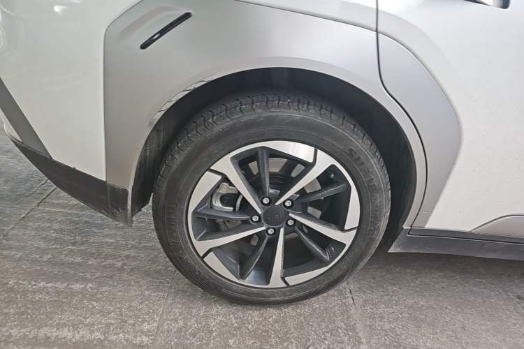Used AION Y 2024 Plus 510 Intelligent Driving Version Right Rear Wheel Hub
