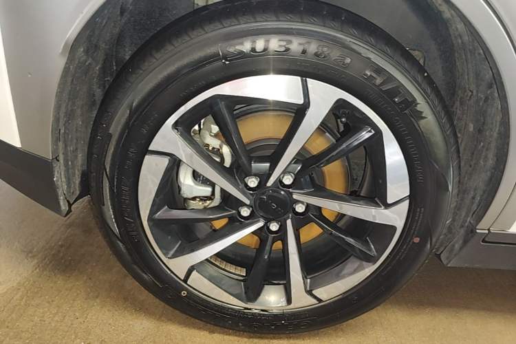 Used AION Y 2024 Plus 510 Intelligent Driving Version Right Rear Wheel Hub