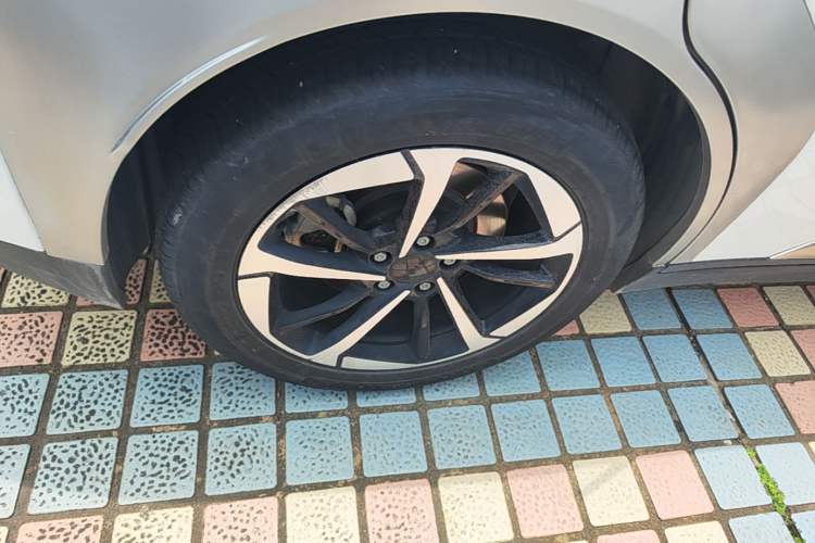 Used AION Y 2024 Plus 610 Intelligent Driving Version Right Rear Wheel Hub