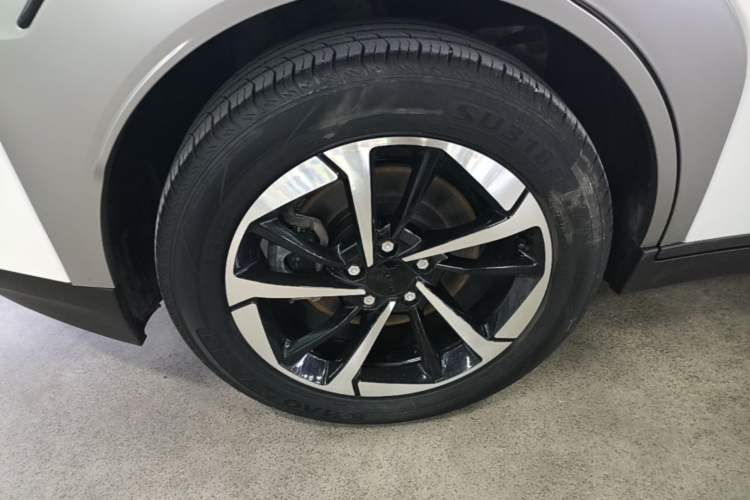 Used AION Y 2024 Plus 510 Intelligent Driving Version Right Rear Wheel Hub