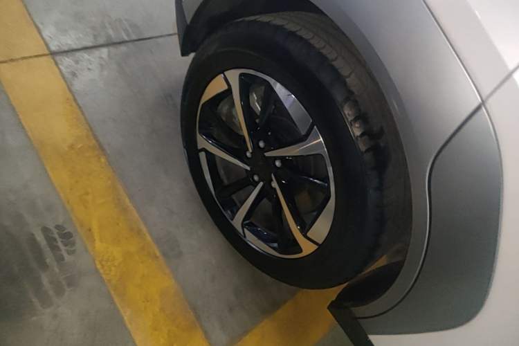 Used AION Y 2024 Plus 510 Intelligent Driving Version Right Rear Wheel Hub