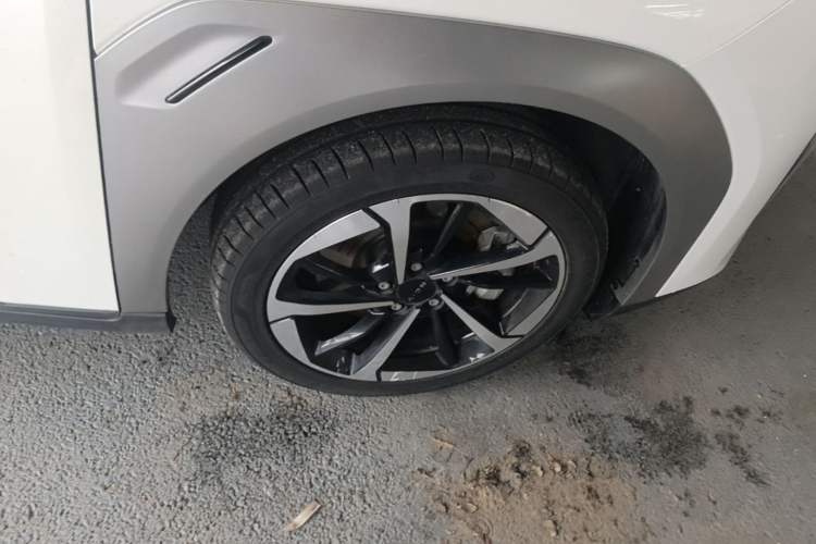 Used AION Y 2024 Plus 510 Intelligent Driving Version Right Rear Wheel Hub