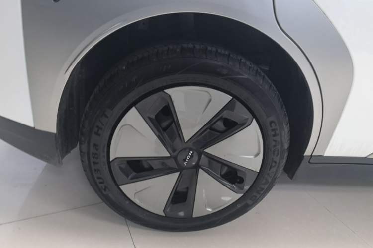 Used AION Y 2024 Younger Star Edition Right Rear Wheel Hub