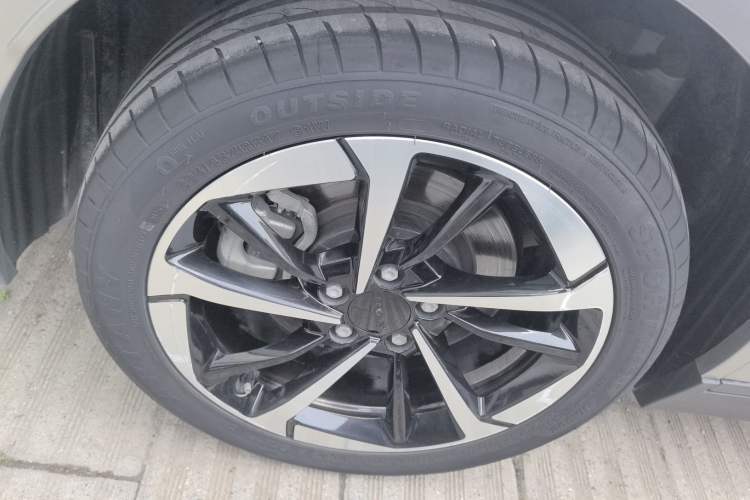 Used AION Y 2024 Plus 510 Intelligent Driving Version Right Rear Wheel Hub