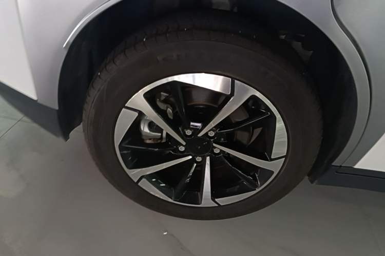 Used AION Y 2024 Younger Star Edition Right Rear Wheel Hub