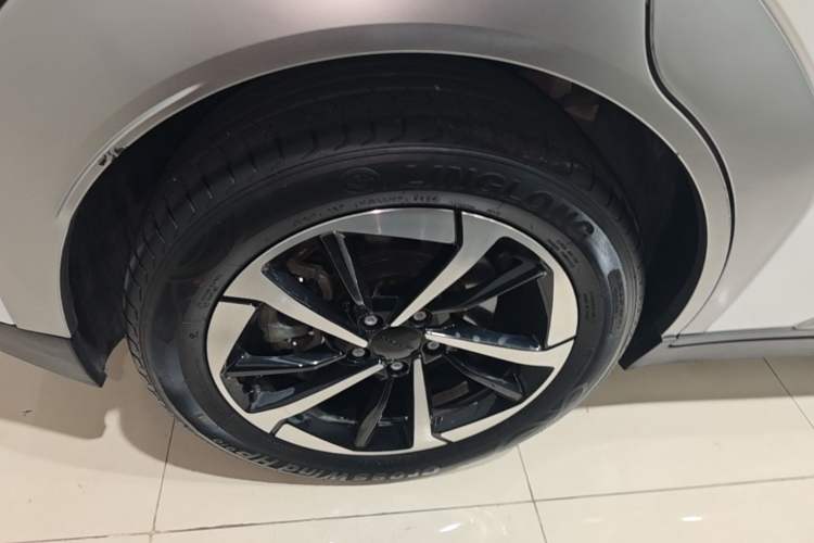 Used AION Y 2024 Plus 610 Intelligent Driving Version Right Rear Wheel Hub