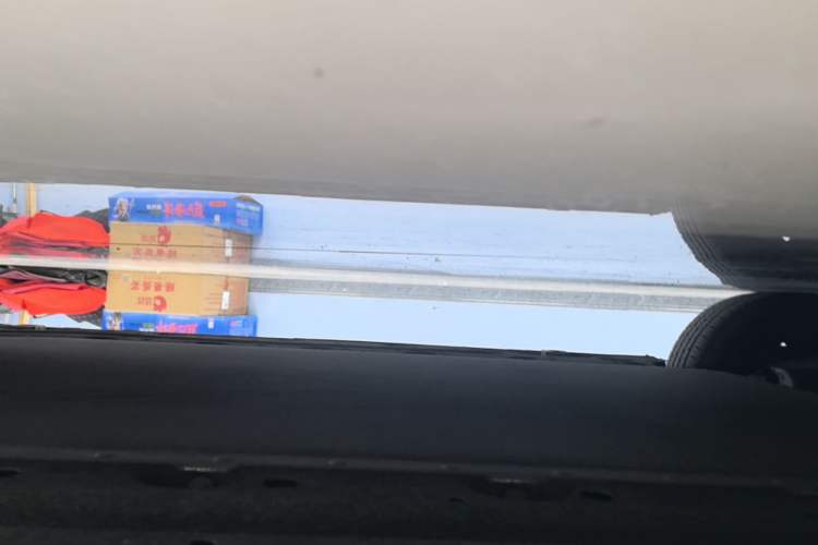 Used AION Y 2024 Younger Star Edition Right Side Sill