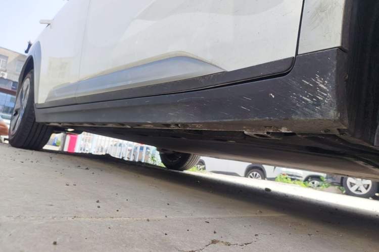 Used AION Y 2024 Younger Right Side Sill