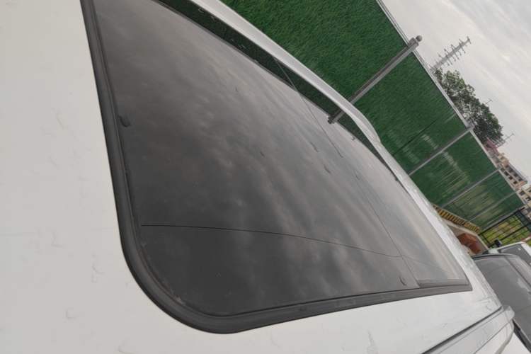 Used AION Y 2024 Younger Roof