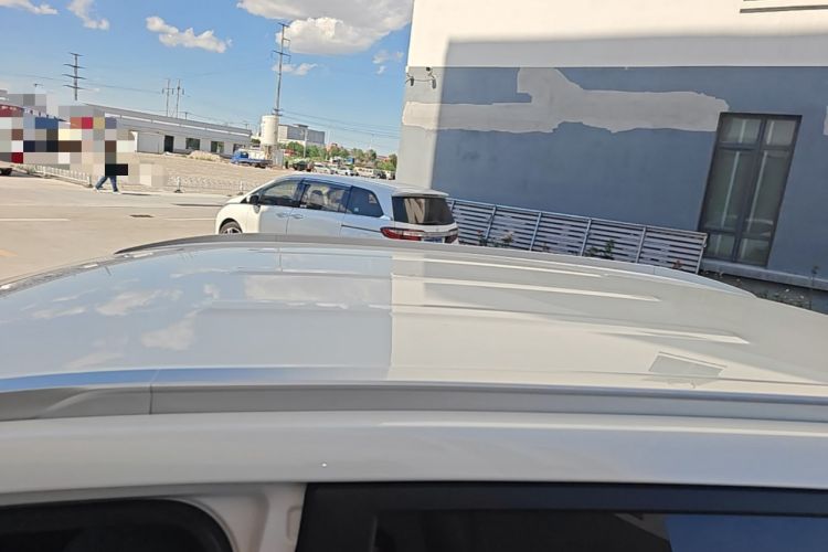 Used AION Y 2024 Younger Roof