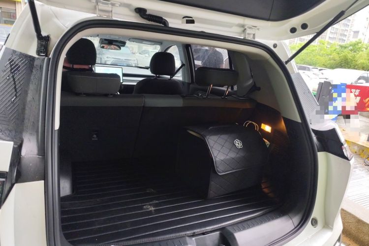 Used AION Y 2024 Younger Trunk