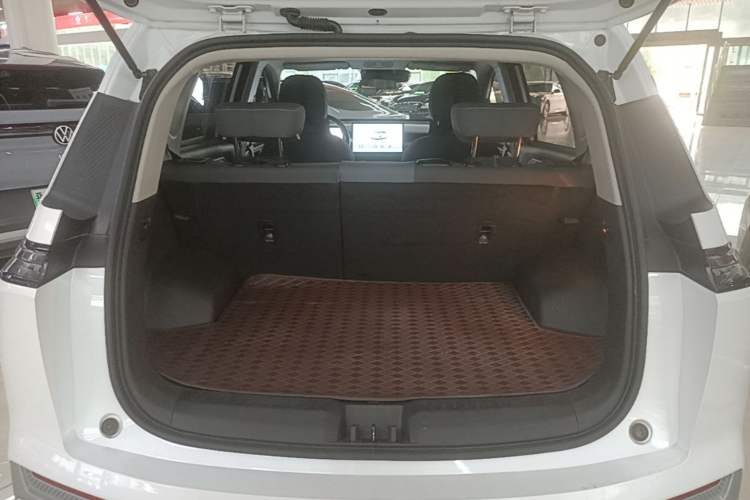 Used AION Y 2024 Plus 610 Intelligent Driving Version Trunk