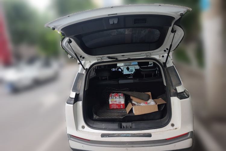 Used AION Y 2024 Younger Trunk