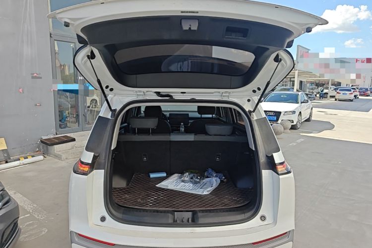 Used AION Y 2024 Younger Trunk