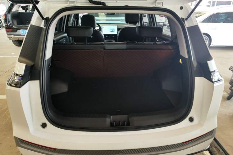 Used AION Y 2024 Plus 610 Intelligent Driving Version Trunk