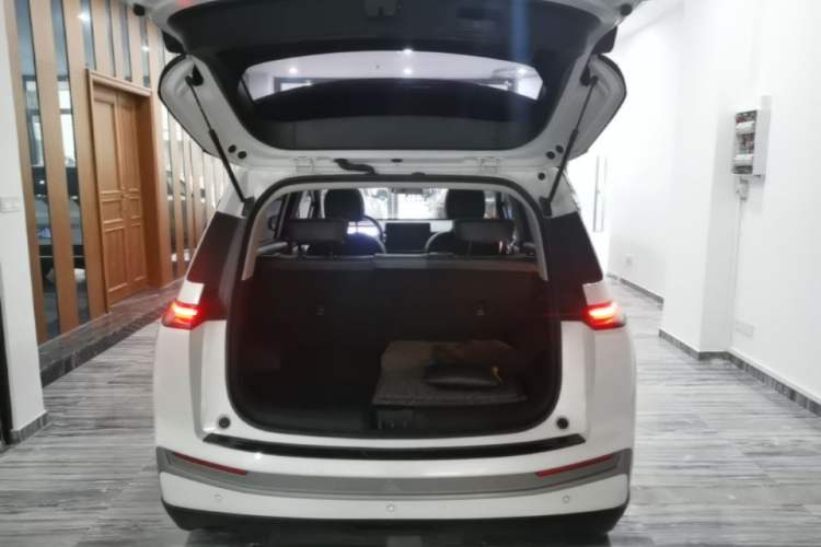 Used AION Y 2024 Younger Star Edition Trunk