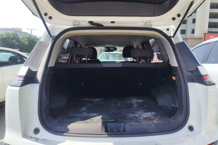 Used AION Y 2024 Younger Trunk