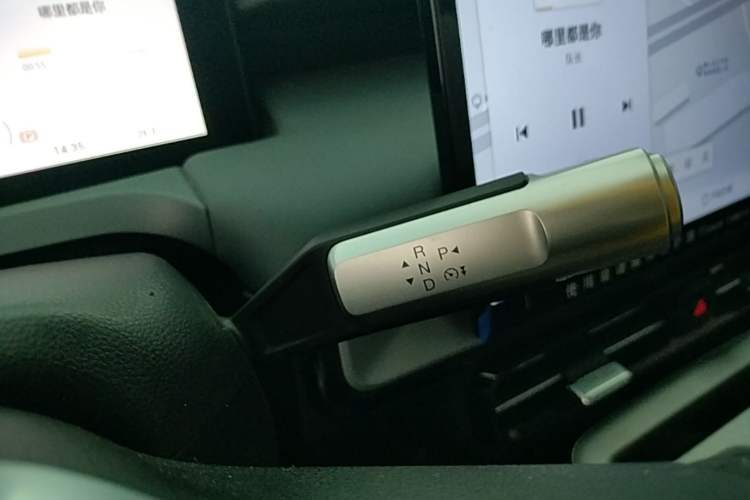 Used AION Y 2025 Plus 510 Enjoy Edition Gear Lever