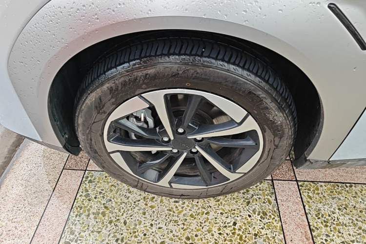 Used AION Y 2025 Plus 510 Zhihao Edition Left Front Wheel Hub