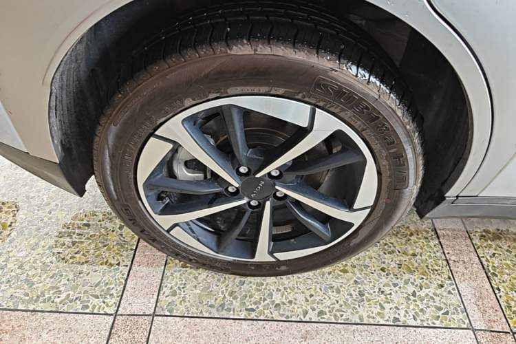 Used AION Y 2025 Plus 510 Zhihao Edition Right Rear Wheel Hub