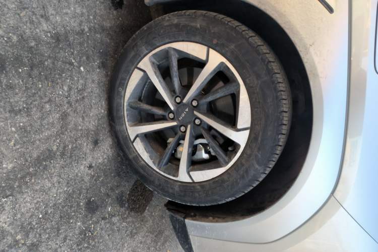 Used AION Y 2025 Plus 510 Zhihao Edition Right Front Wheel Hub
