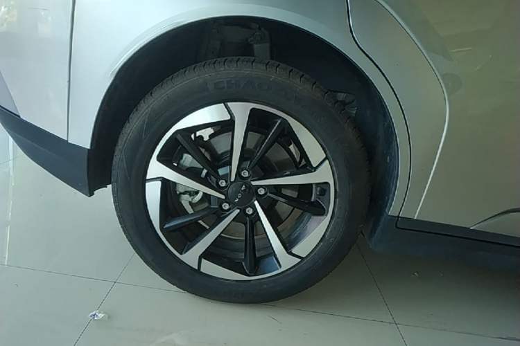 Used AION Y 2025 Plus 510 Zhihao Edition Right Rear Wheel Hub