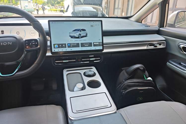 Used AION Y 2025 Plus 510 Smart Edition Audio And AC Panel