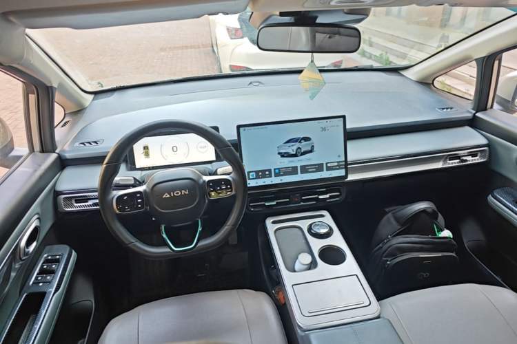 Used AION Y 2025 Plus 510 Smart Edition Center Console