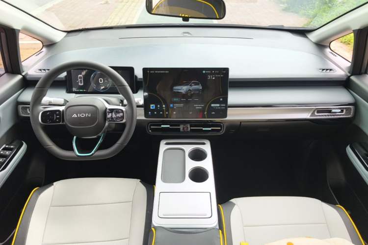 Used AION Y 2025 Plus 510 Smart Edition Center Console