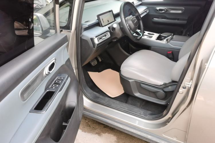 Used AION Y 2025 Plus 510 Smart Edition Driver Seat
