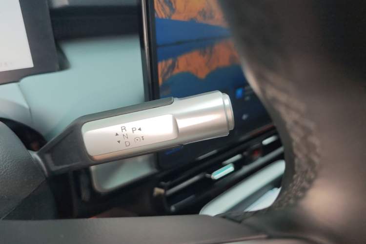 Used AION Y 2025 Plus 510 Enjoy Edition Gear Lever