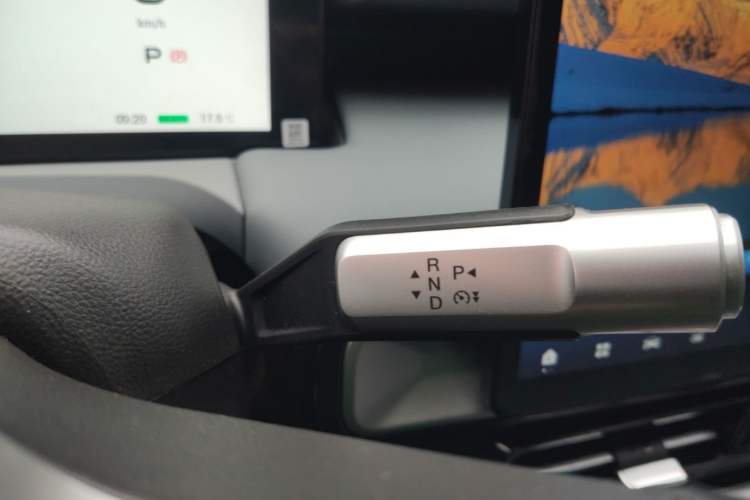 Used AION Y 2025 Plus 430 Smart Edition Gear Lever