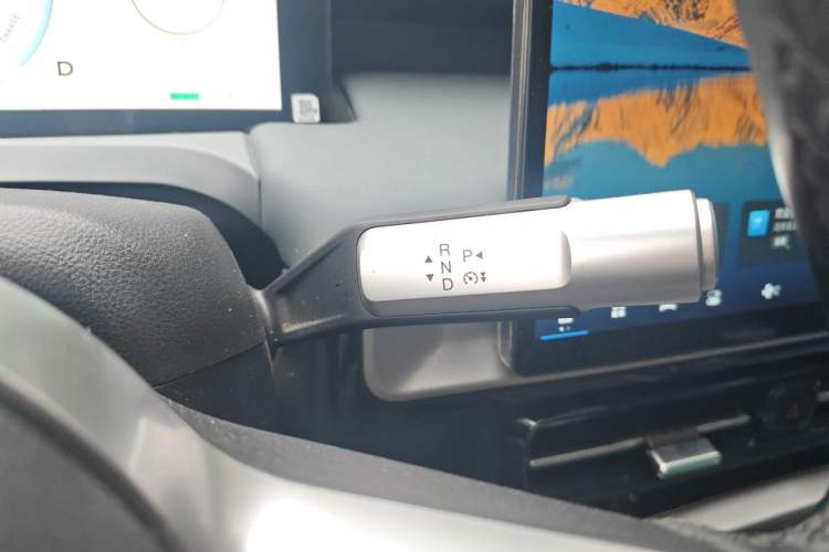 Used AION Y 2025 Plus 510 Enjoy Edition Gear Lever