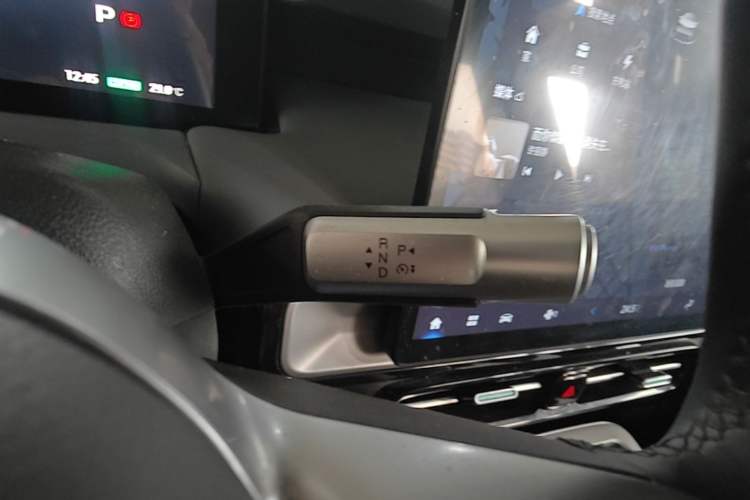 Used AION Y 2025 Plus 510 Smart Edition Gear Lever