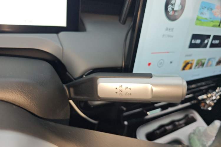 Used AION Y 2025 Plus 510 Enjoy Edition Gear Lever
