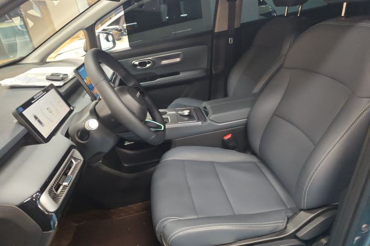 Used AION Y 2025 Plus 510 Smart Edition Left Front Seat