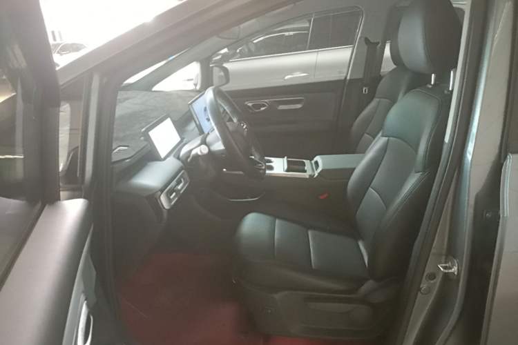 Used AION Y 2025 Plus 510 Smart Edition Left Front Seat