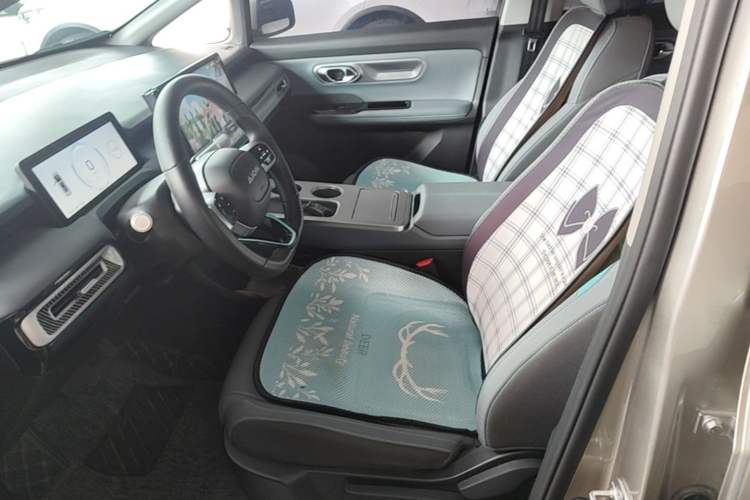 Used AION Y 2025 Plus 510 Enjoy Edition Left Front Seat