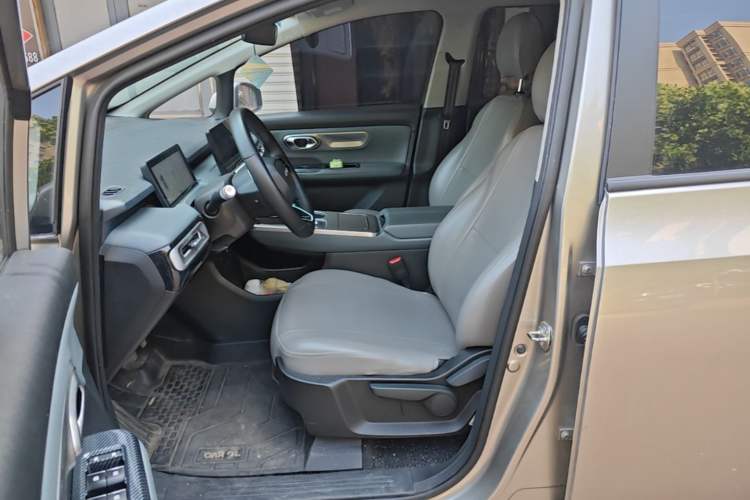 Used AION Y 2025 Plus 510 Smart Edition Left Front Seat