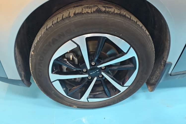 Used AION Y 2025 Plus 510 Smart Edition Left Front Wheel Hub