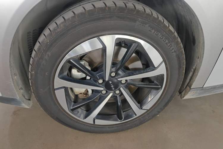 Used AION Y 2025 Plus 510 Smart Edition Left Front Wheel Hub