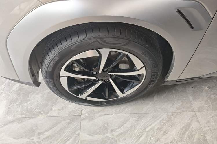 Used AION Y 2025 Plus 510 Enjoy Edition Left Front Wheel Hub