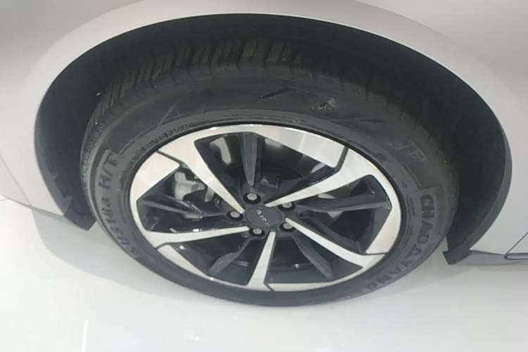 Used AION Y 2025 Plus 510 Zhihao Edition Left Front Wheel Hub