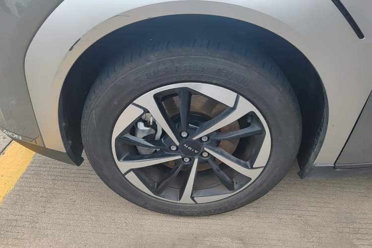 Used AION Y 2025 Plus 510 Zhihao Edition Left Front Wheel Hub