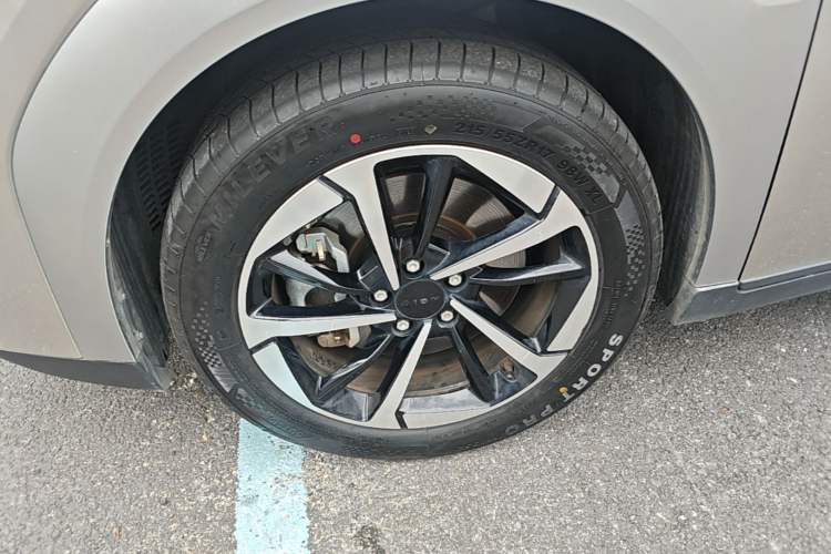 Used AION Y 2025 Plus 510 Enjoy Edition Left Front Wheel Hub