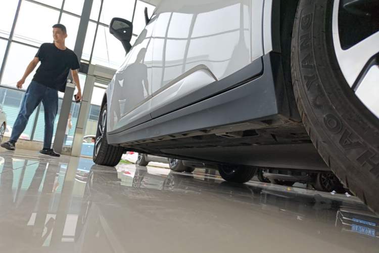 Used AION Y 2025 Plus 510 Zhihao Edition Left Side Sill