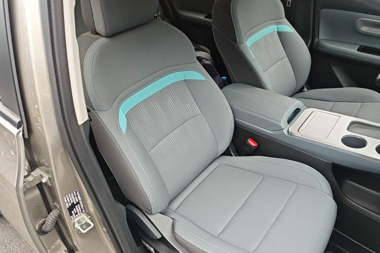 Used AION Y 2025 Plus 510 Enjoy Edition Right Front Seat