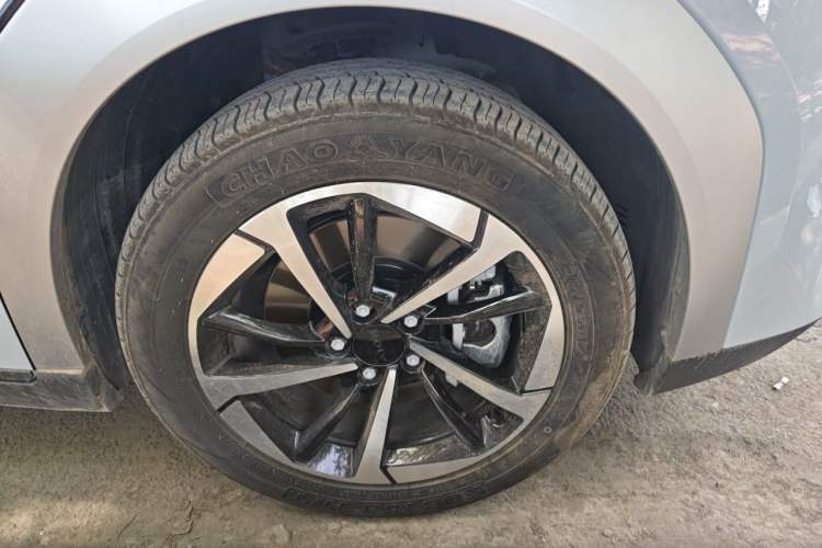 Used AION Y 2025 Plus 510 Zhihao Edition Right Front Wheel Hub